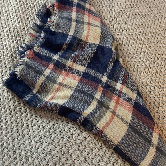 🔆Moving Sale 20% Off Charlotte Russe Plaid Scarf - Picture 3 of 5